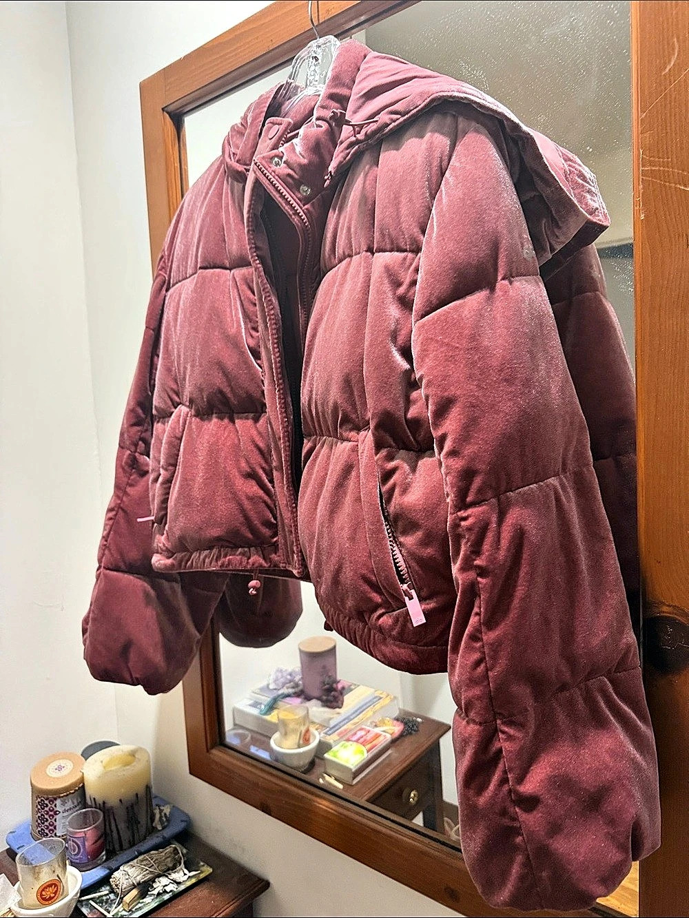 alo Puffer Jacket in Rosewood Size Small Feels like velvet New Never worn withou